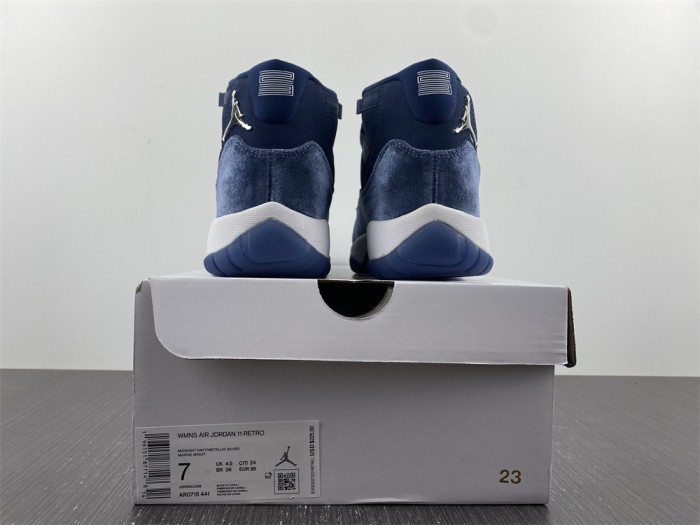Air Jordan 11 WMNS “Midnight Navy” AR0715-441