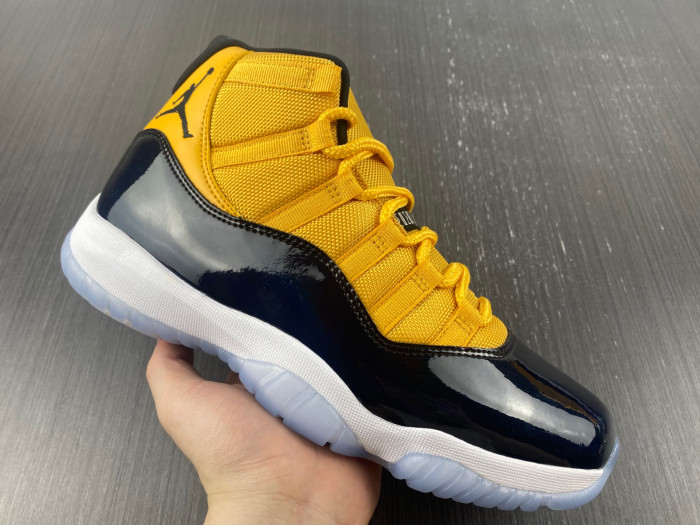 AIR JORDAN 11 RETRO