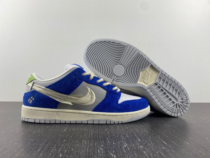 NIKE FLY STREETWEAR X DUNK LOW PRO SB DQ5130-400