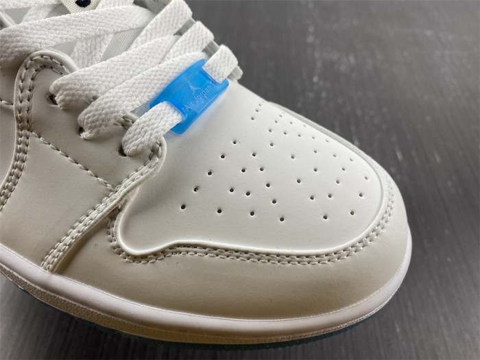Air Jordan 1 Low DA8301-101