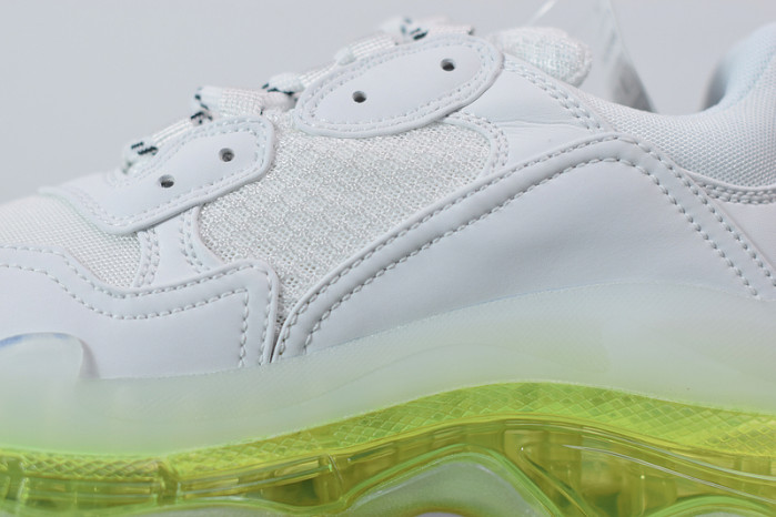 BL TRIPLE S TRAINERS CLEAR SOLE LIGHT GREEN 545325 W09O1 9844