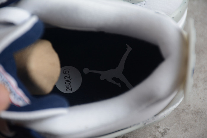 AIR JORDAN 4 RETRO “Midnight Navy” DH6927-140