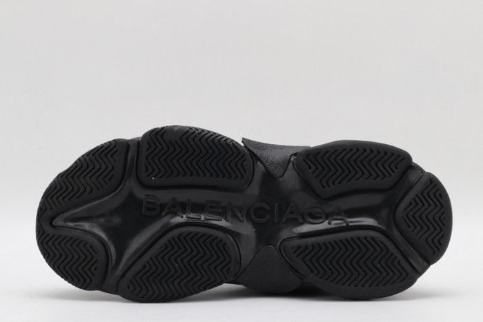 BL BLACK TRIPLE S TRAINER W06G01001