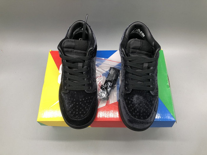 Dover Street Market x Nike Dunk Low Triple Black DH2686-002