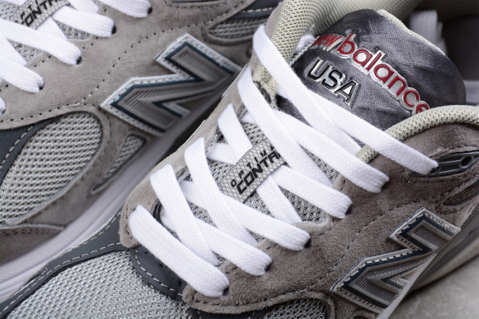 New Balance 990 M990GY3