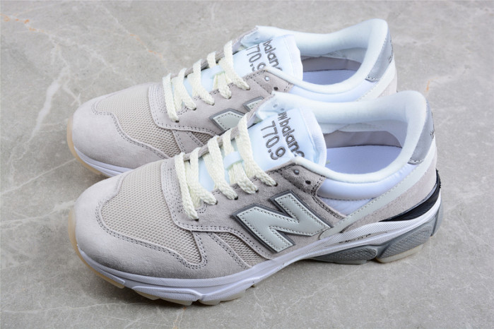 New Balance M7709CV *Caviar & Vodka*